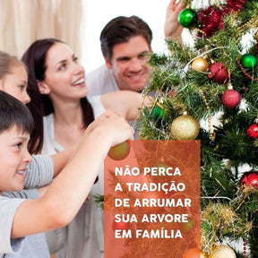 Árvore de Natal Decorada em Pinheiro