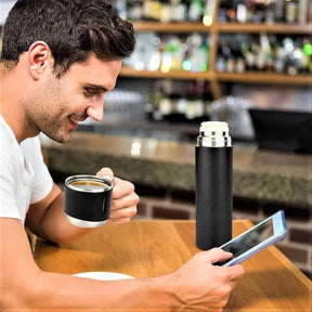 Garrafa Térmica em Aço Inoxidável com 3 Canecas