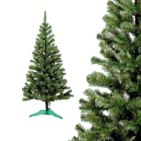 Árvore de Natal Decorada em Pinheiro