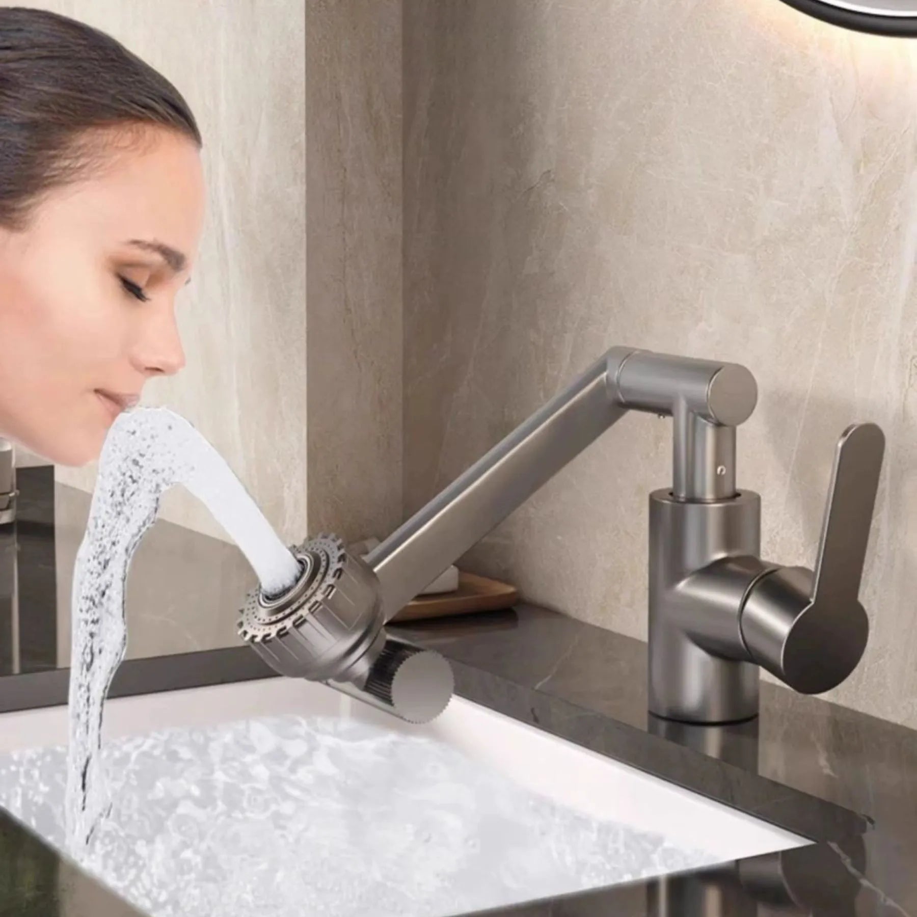 Torneira Articulada e Giratória para Pia de Banheiro